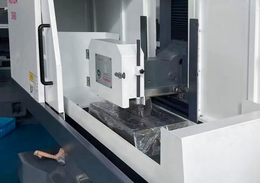 冷卻液的干凈度為什么會(huì)影響高精密數(shù)控平面磨床加工的光潔度